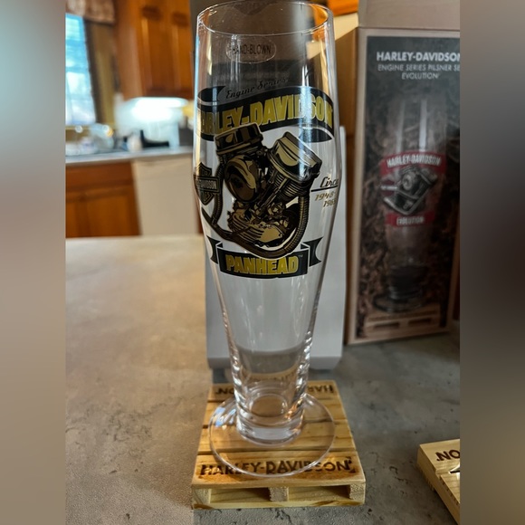 Harley Davidson Pilsner glasses - Picture 2 of 5